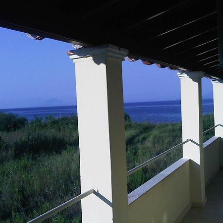 Virginia'S Beachfront Apartments Kavos Ngoại thất bức ảnh