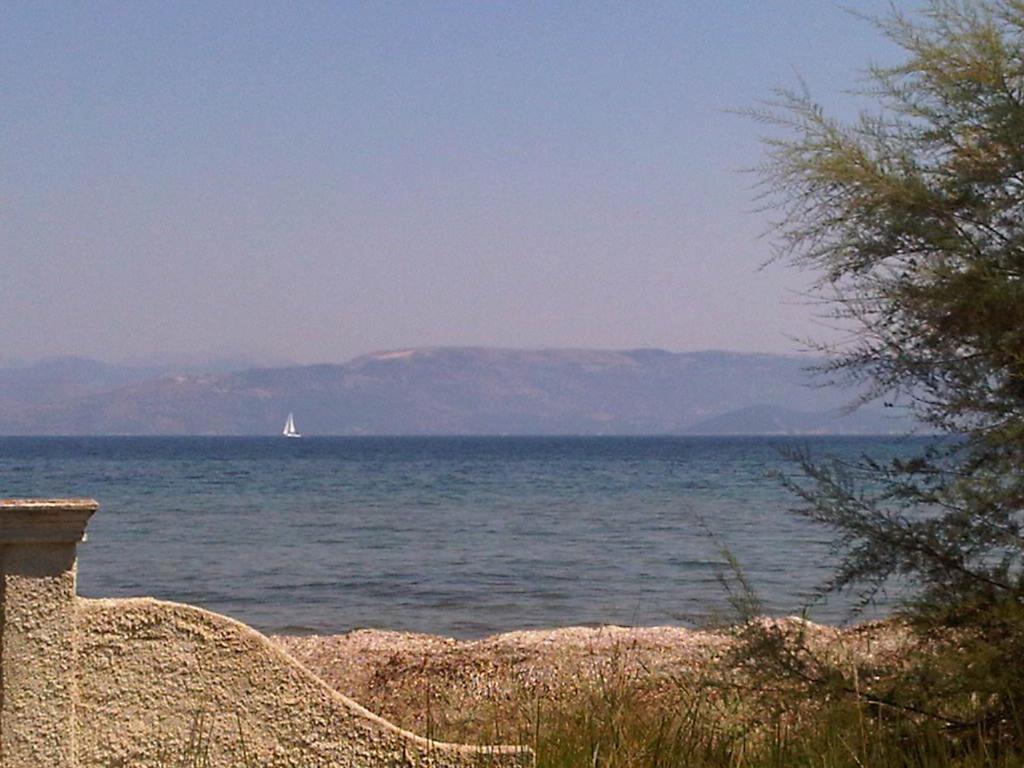 Virginia'S Beachfront Apartments Kavos Ngoại thất bức ảnh