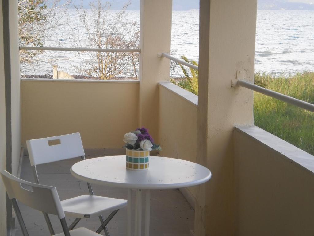 Virginia'S Beachfront Apartments Kavos Phòng bức ảnh