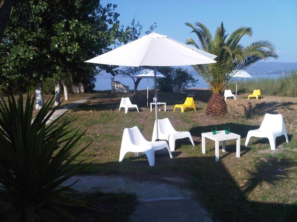 Virginia'S Beachfront Apartments Kavos Ngoại thất bức ảnh
