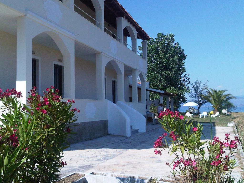 Virginia'S Beachfront Apartments Kavos Phòng bức ảnh